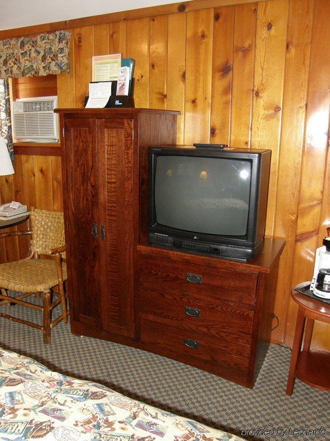 Buffalo Bill Cabin Village Cody Room photo